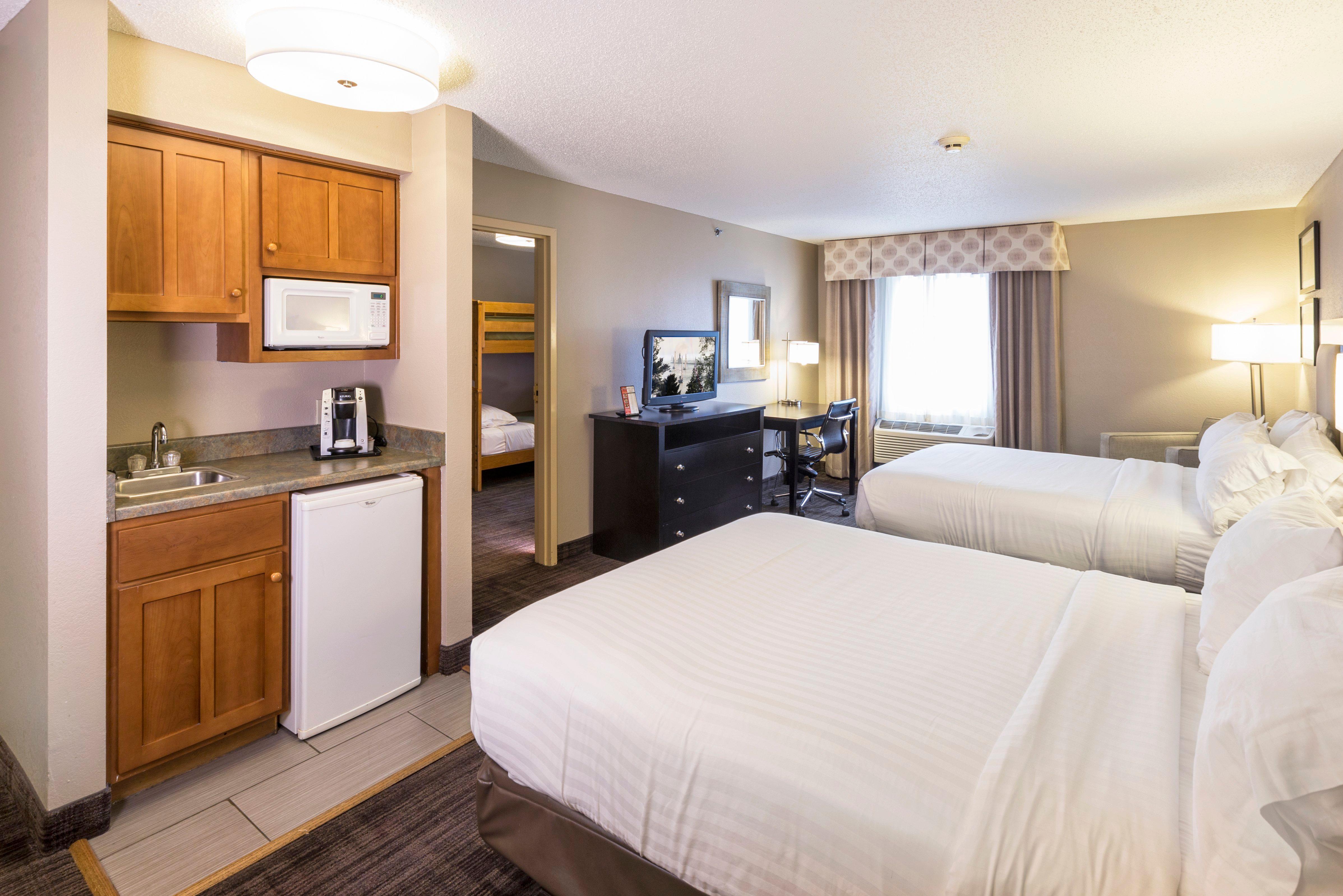Holiday Inn Express Hotel & Suites-Saint Joseph By Ihg Exterior photo