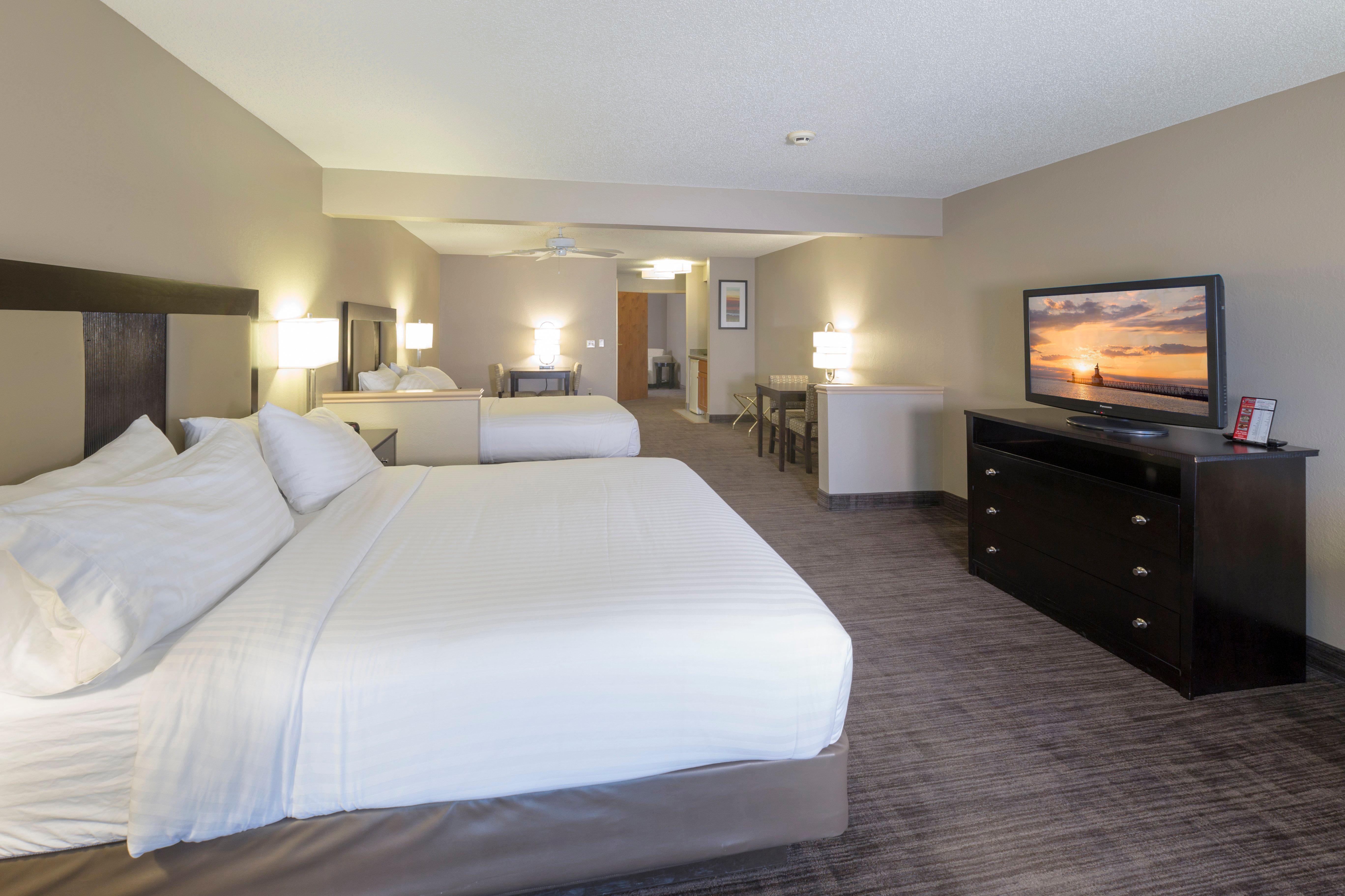 Holiday Inn Express Hotel & Suites-Saint Joseph By Ihg Exterior photo