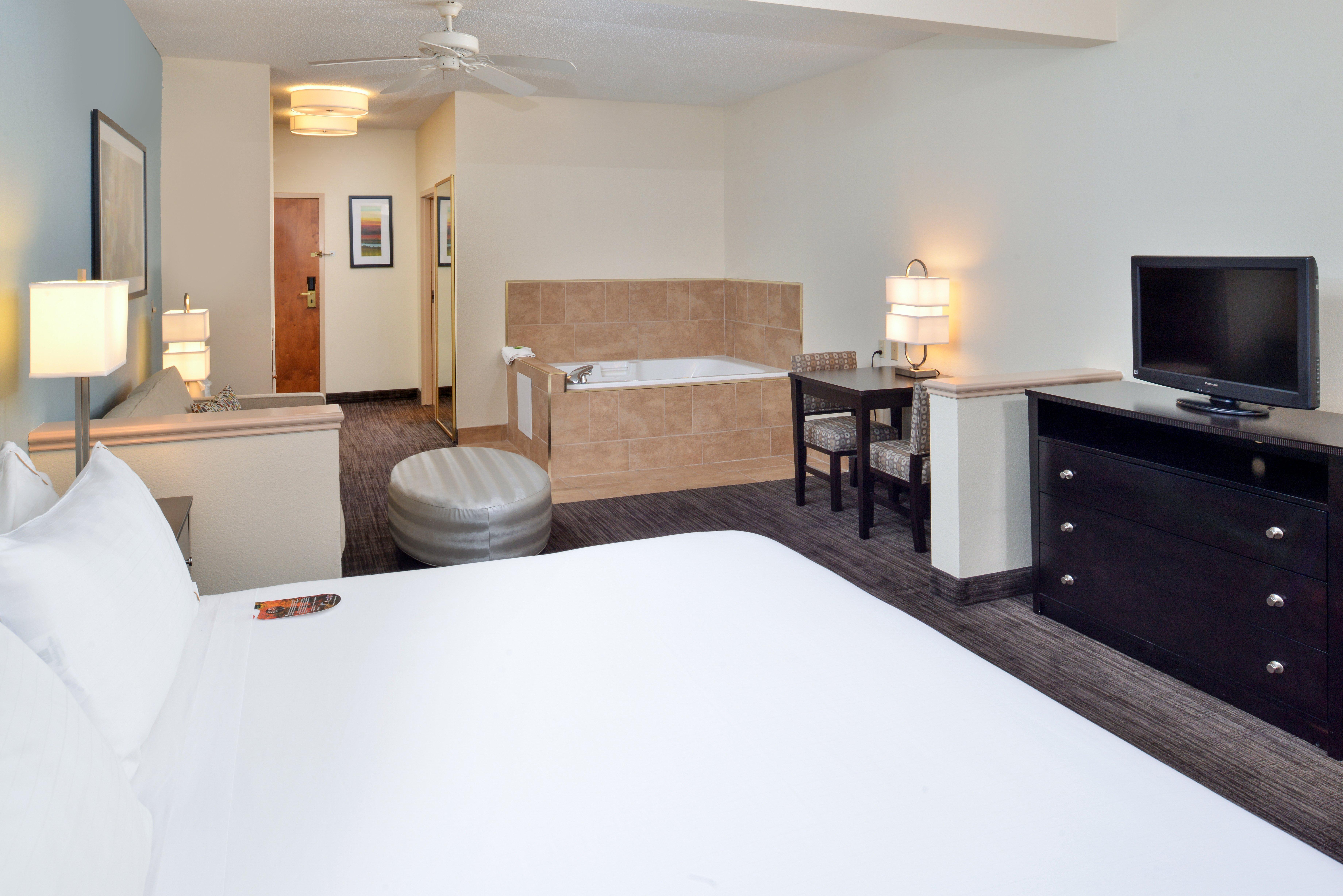 Holiday Inn Express Hotel & Suites-Saint Joseph By Ihg Exterior photo