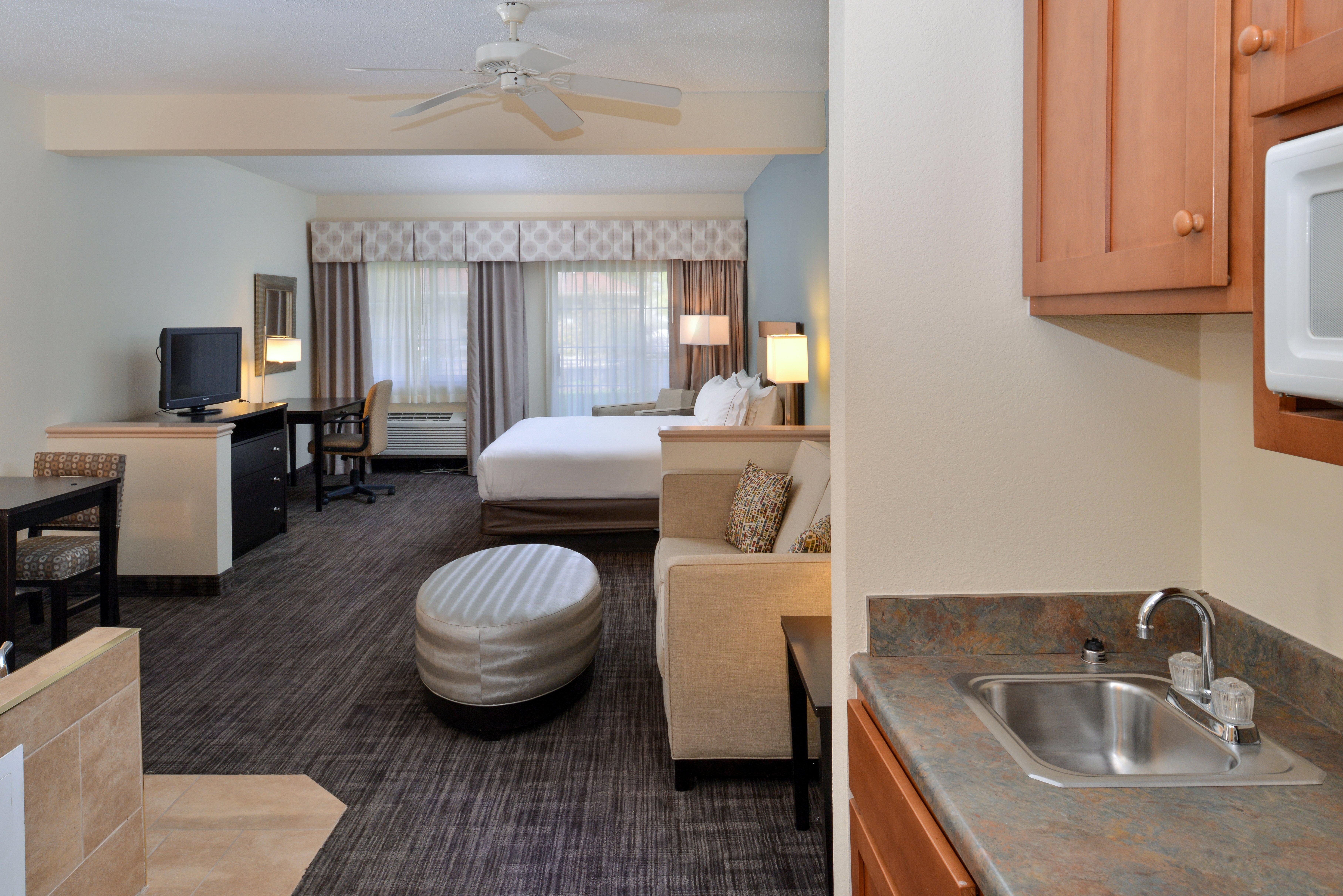 Holiday Inn Express Hotel & Suites-Saint Joseph By Ihg Exterior photo