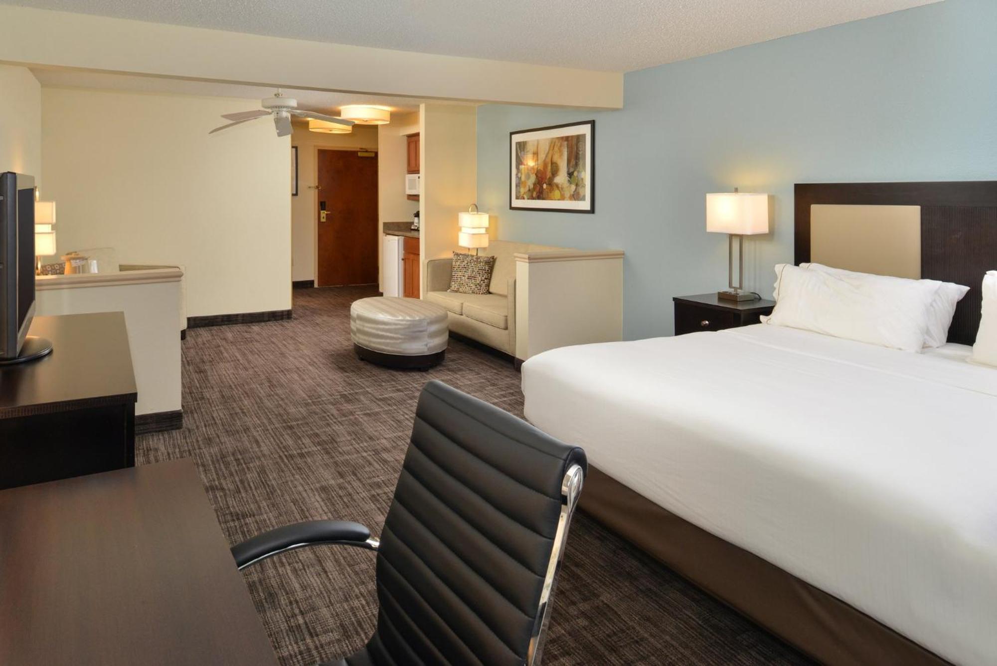 Holiday Inn Express Hotel & Suites-Saint Joseph By Ihg Exterior photo