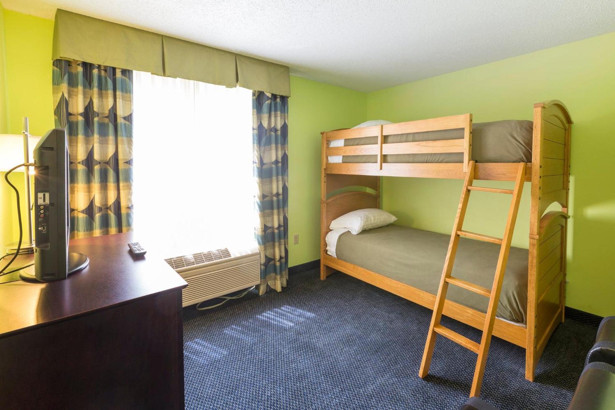 Holiday Inn Express Hotel & Suites-Saint Joseph By Ihg Exterior photo