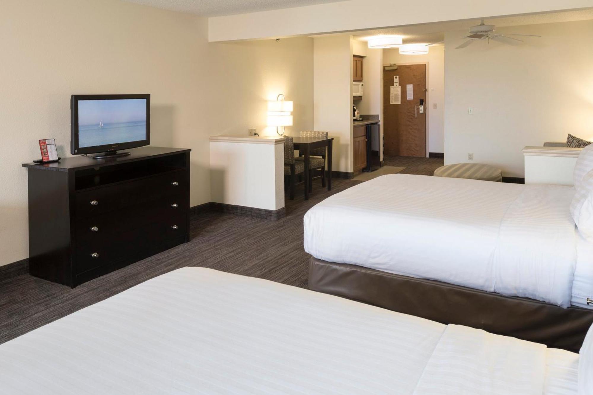 Holiday Inn Express Hotel & Suites-Saint Joseph By Ihg Exterior photo